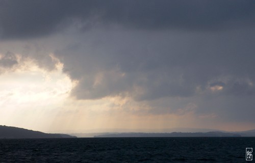 Sun and clouds over the harbour - Soleil et nuages au-dessus de la rade