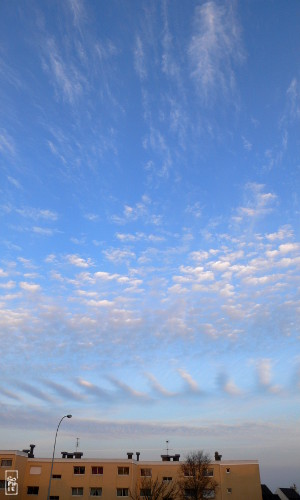 Comb-like line of clouds - Ligne de nuages en forme de peigne