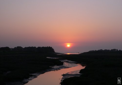 Sunset over the Quillimadec river - Coucher de soleil au-dessus de la rivière Quillimadec