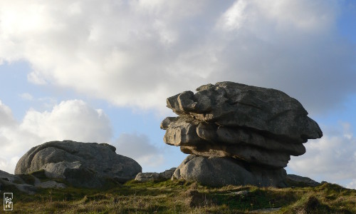 Big granite boulders - Énormes blocs de granit