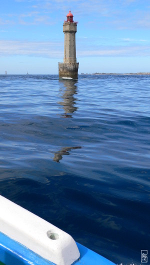 La Jument lighthouse reflection - Reflet du phare de La Jument