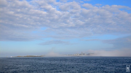 Fog patch on Roscoff - Banc de brume sur Roscoff