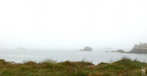 Sein island lighthouse - Phare de l’Île de Sein