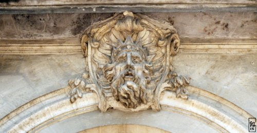 Sculpted facades - Facades sculptées