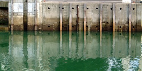 Dock reflection - Reflet du quai
