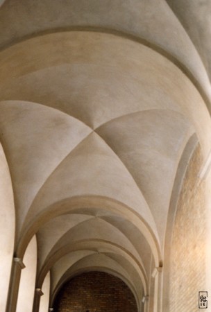 Vault - Croisee de voûte romane