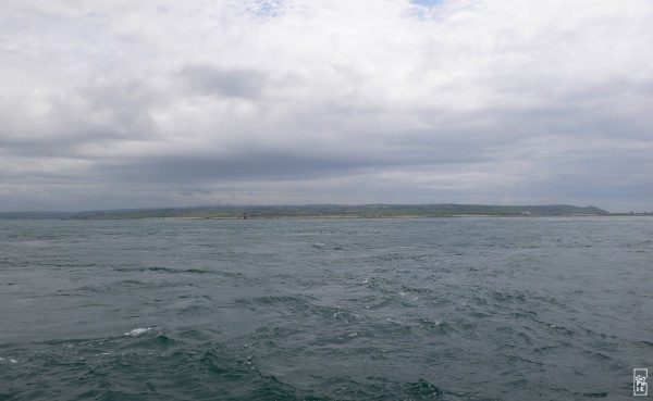 Sailing along La Hague - Navigation le long de La Hague